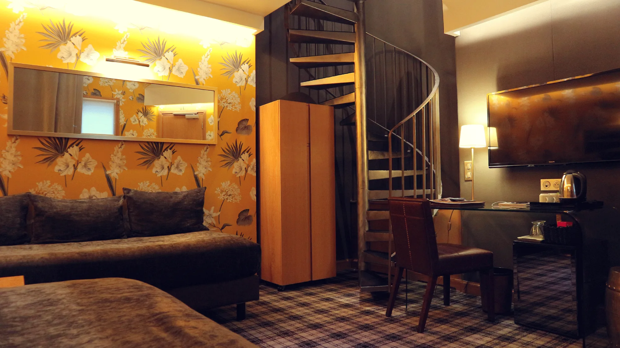 Niveau rez-de-jardin de la Chambre Familiale duplex, Hôtel Saint Paul Paris
